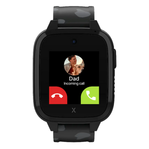 XGO3 kids smartwatch in black with incoming call from dad 